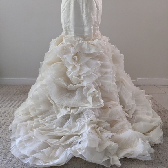 NWOT 💯 Silk Ivory Wedding Gown Street 6 $7k - Picture 6 of 12
